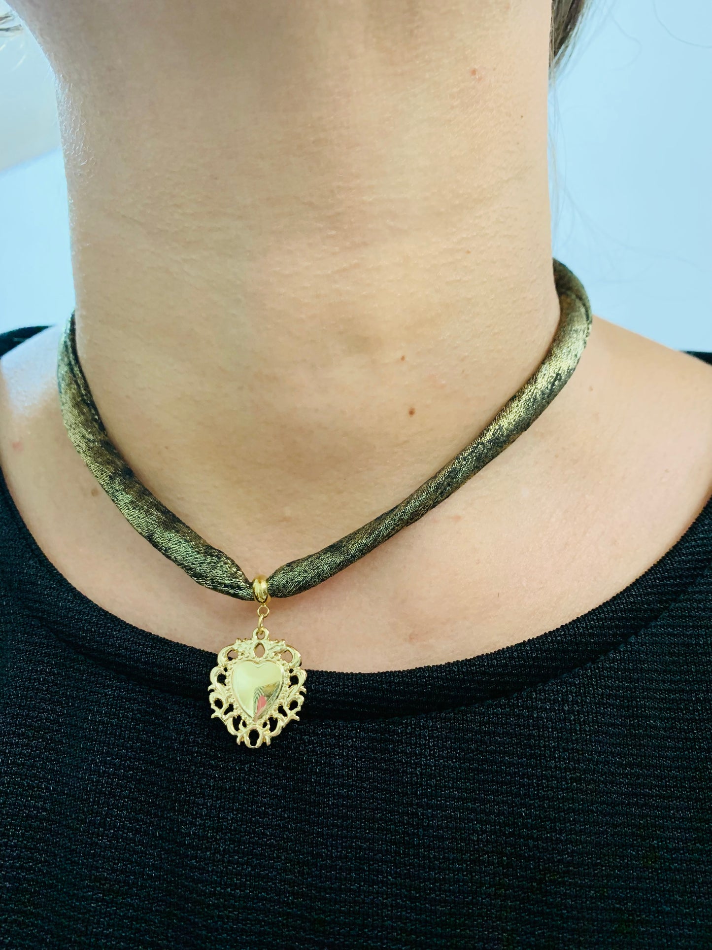 Choker Cuore Sacro