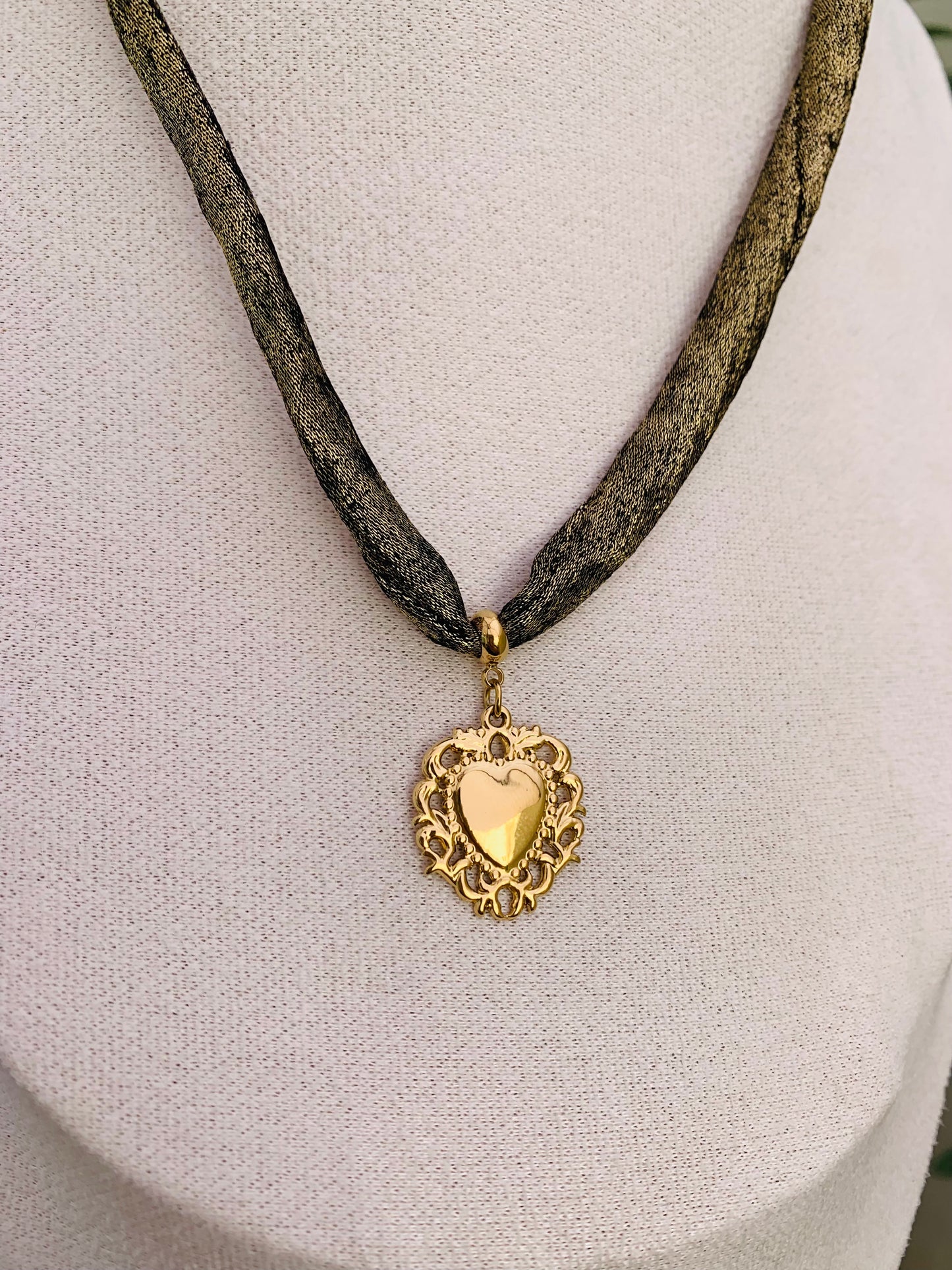Choker Cuore Sacro
