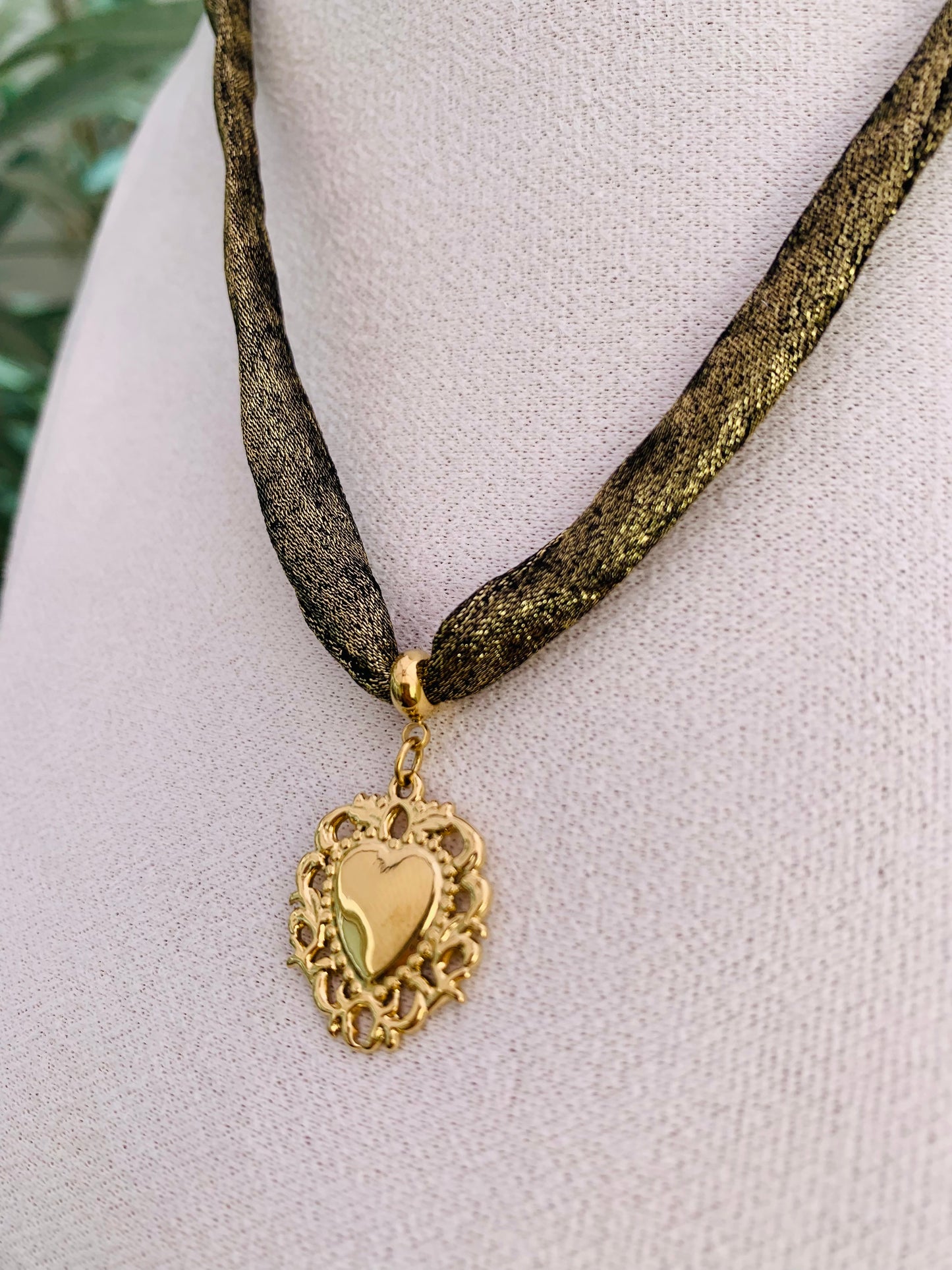 Choker Cuore Sacro