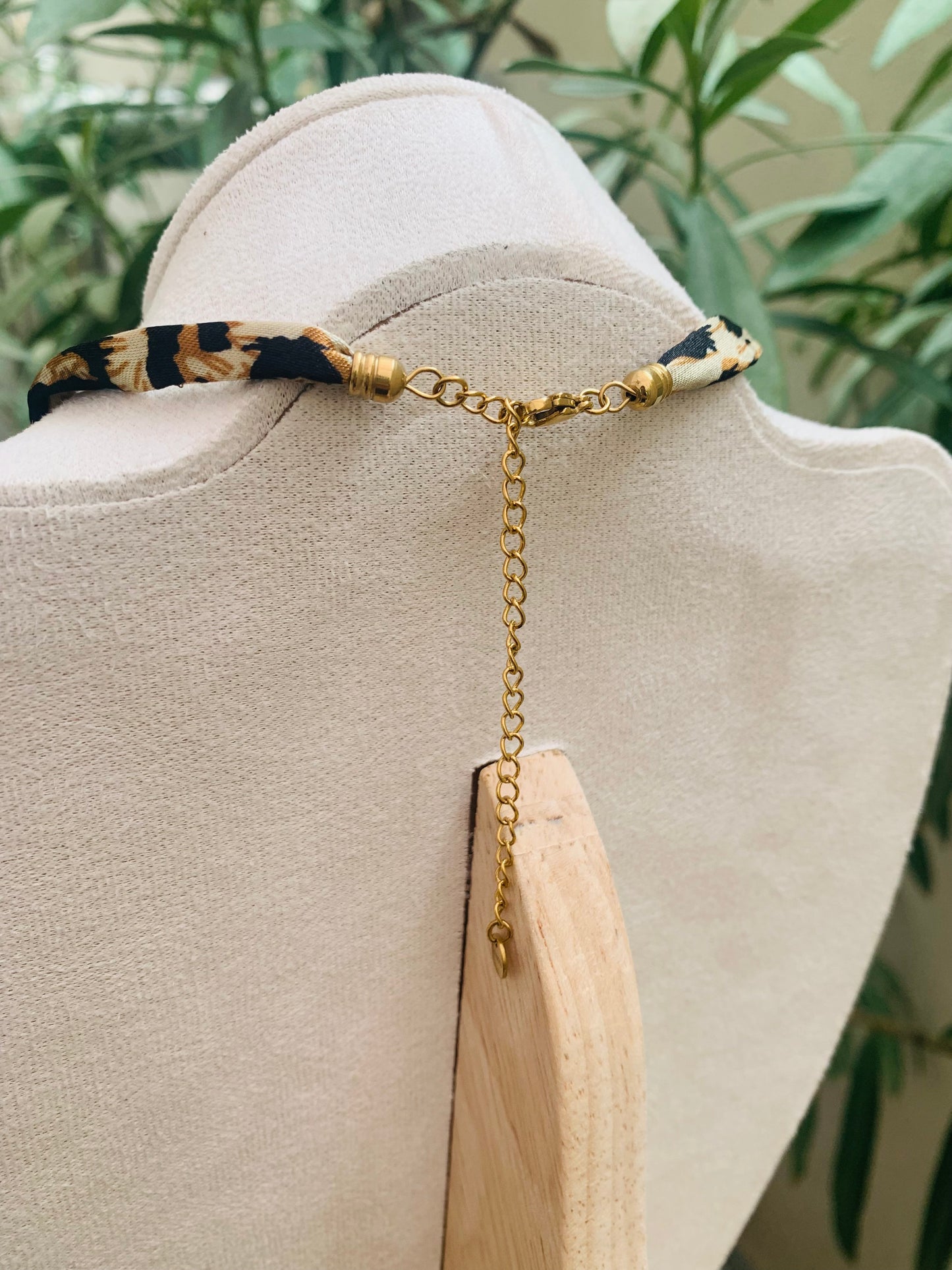 Choker Sole