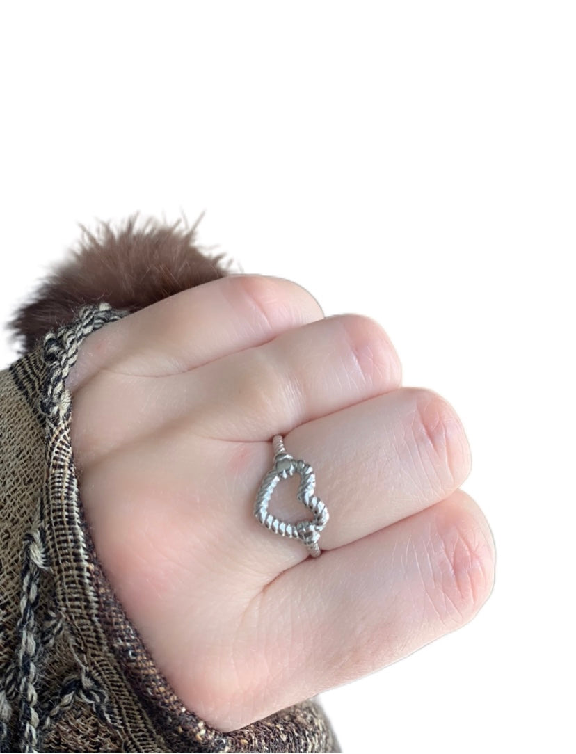 Anello Cuoricino Rigato